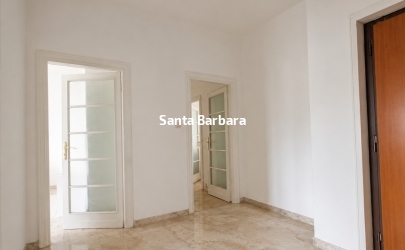 Roma, Piano alto con doppi servizi, cantina e box auto di proprietà in Via Dei Galla e Sidama